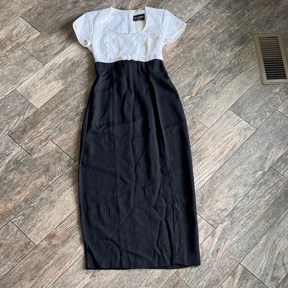 Chic Black and White Maxi Dress